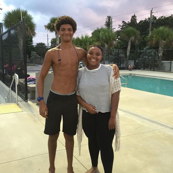 Meet your Posher, Caitlin - Picture 1 of 1